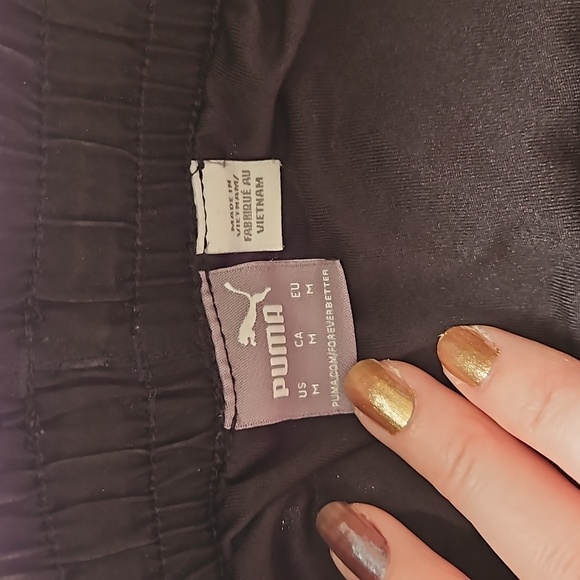 Puma Black short with red logo for running shorts - Picture 2 of 4